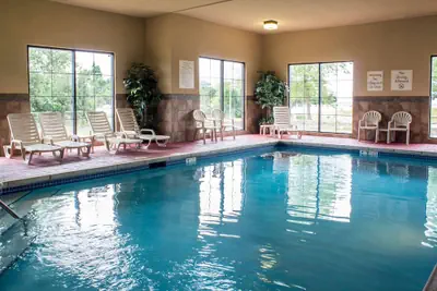 Photo 2 - Econo Lodge Ankeny - Des Moines