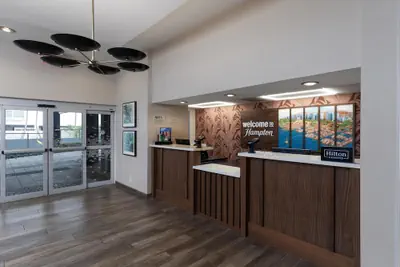 Photo 5 - Hampton Inn Miami-Coconut Grove/Coral Gables