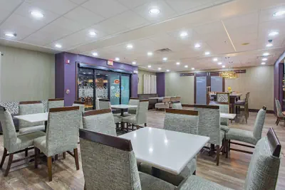 Photo 3 - Hampton Inn Cullman