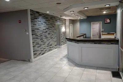 Photo 3 - Travelodge by Wyndham Lincoln Northeast