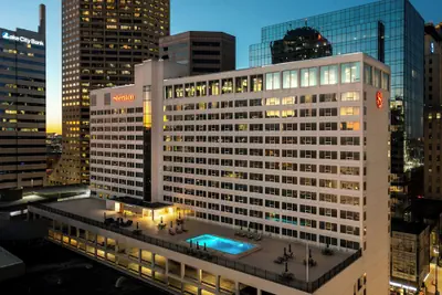 Photo 2 - Sheraton Indianapolis City Centre Hotel