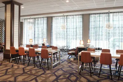 Photo 5 - Sheraton Indianapolis City Centre Hotel