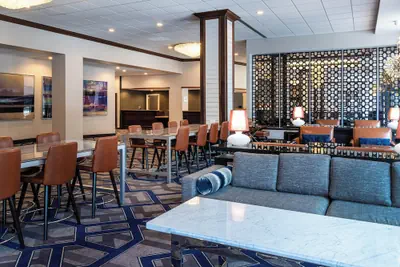 Photo 4 - Sheraton Indianapolis City Centre Hotel