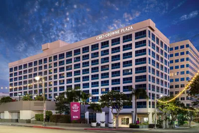 Photo 2 - Crowne Plaza Los Angeles Harbor Hotel by IHG