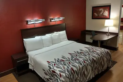 Photo 5 - Red Roof Inn Santa Ana