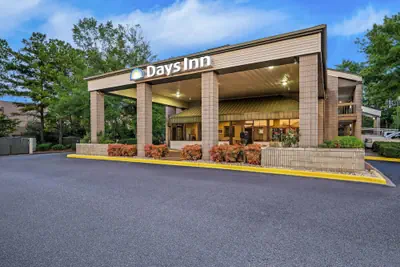 Photo 2 - Days Inn by Wyndham Hoover Birmingham