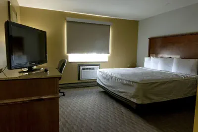 Photo 5 - Governor's Inn a Travelodge by Wyndham