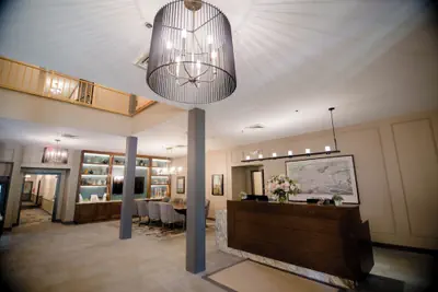 Photo 2 - La Tourelle Inn & Spa