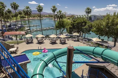 Photo 2 - London Bridge Resort