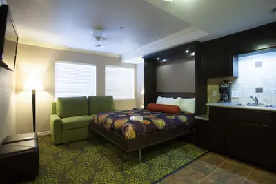 Photo 4 - London Bridge Resort
