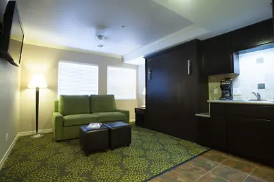 Photo 5 - London Bridge Resort