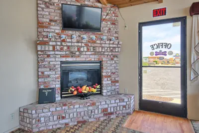 Photo 3 - Silver Surf Motel