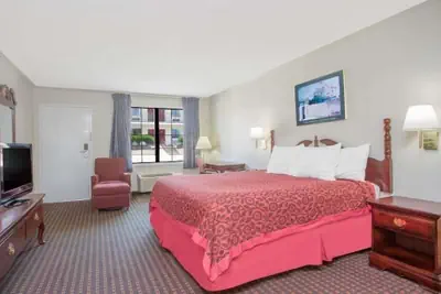 Photo 5 - A Red Dot Inn Milledgeville