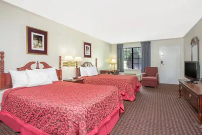 Photo 2 - A Red Dot Inn Milledgeville