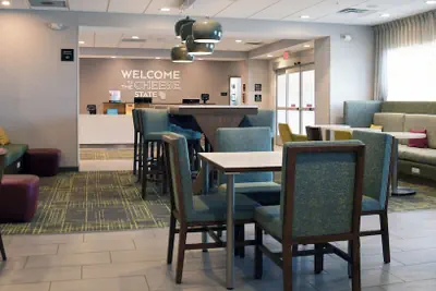 Photo 4 - Hampton Inn Glendale Milwaukee, WI