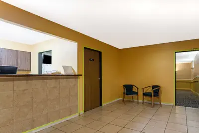Photo 2 - Super 8 by Wyndham Bath Hammondsport Area