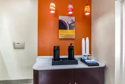 Photo 3 - Motel 6 Raleigh, NC - Cary