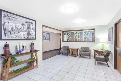 Photo 3 - Super 8 by Wyndham Norton VA