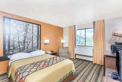 Photo 4 - Super 8 by Wyndham Norton VA