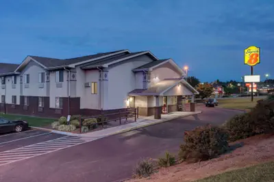 Photo 2 - Super 8 by Wyndham Christiansburg/Blacksburg Area