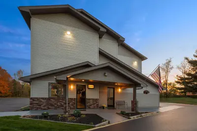 Photo 2 - Super 8 by Wyndham Kent/Akron Area