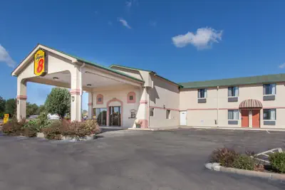 Photo 2 - Super 8 by Wyndham Sallisaw