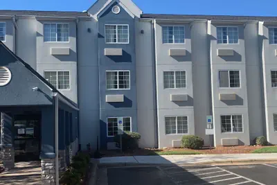 Photo 2 - Microtel Inn by Wyndham Charlotte Airport