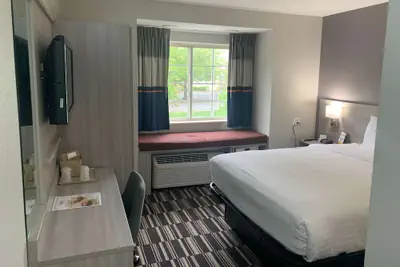 Photo 4 - Microtel Inn by Wyndham Charlotte Airport