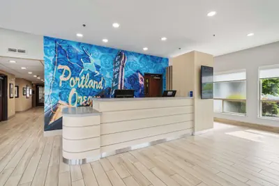 Photo 4 - Best Western Lake Oswego/Portland Hotel & Suites