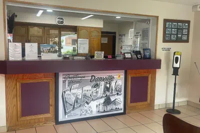 Photo 4 - Super 8 by Wyndham Danville VA