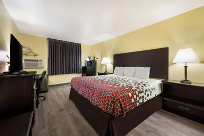Photo 2 - Econo Lodge Spotsylvania Town Center
