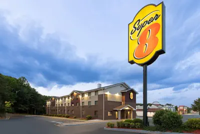 Photo 2 - Super 8 by Wyndham Richmond Midlothian Turnpike
