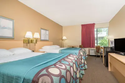 Photo 5 - Super 8 by Wyndham Menomonie WI