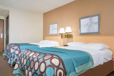 Photo 4 - Super 8 by Wyndham Menomonie WI