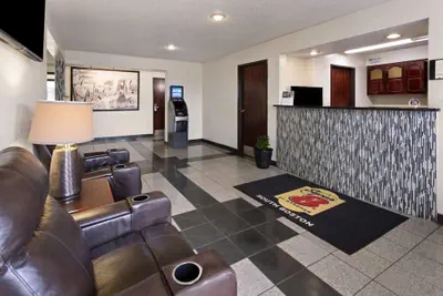 Photo 4 - Super 8 by Wyndham South Boston VA