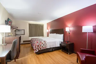 Photo 5 - Red Roof Inn Cameron
