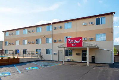 Photo 2 - Red Roof Inn Cameron