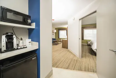 Photo 3 - Holiday Inn Express Chicago NW - Vernon Hills by IHG