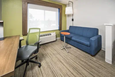 Photo 4 - Holiday Inn Express Chicago NW - Vernon Hills by IHG