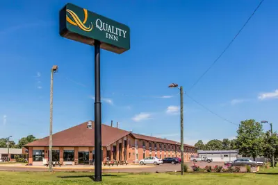 Photo 2 - Quality Inn Batesville