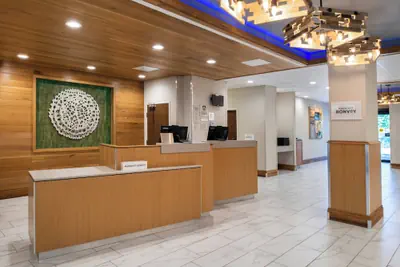 Photo 3 - Fairfield Inn & Suites by Marriott Bakersfield Central