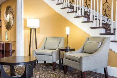 Photo 2 - Comfort Inn & Suites at Stone Mountain