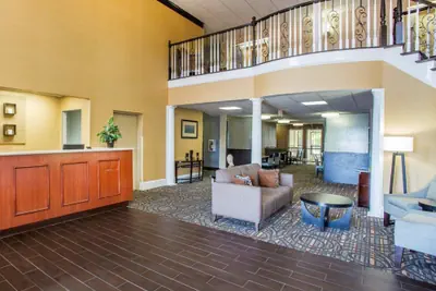 Photo 4 - Comfort Inn & Suites at Stone Mountain