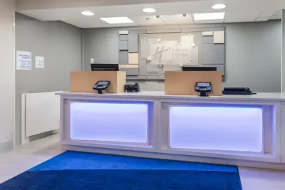Photo 3 - Holiday Inn Express Plymouth by IHG