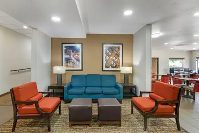 Photo 4 - Comfort Inn & Suites Kansas City - Northeast