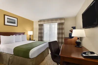Photo 4 - Country Inn & Suites by Radisson, Marion, OH