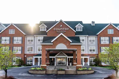 Photo 2 - Country Inn & Suites by Radisson, Milwaukee West (Brookfield), WI