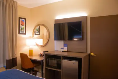 Photo 5 - Country Inn & Suites by Radisson, Rock Falls, IL