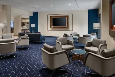 Photo 2 - Courtyard by Marriott New Orleans Metairie