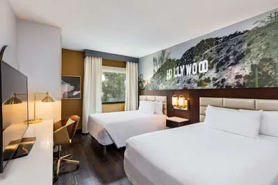 Photo 5 - Hilton Garden Inn Los Angeles/Hollywood